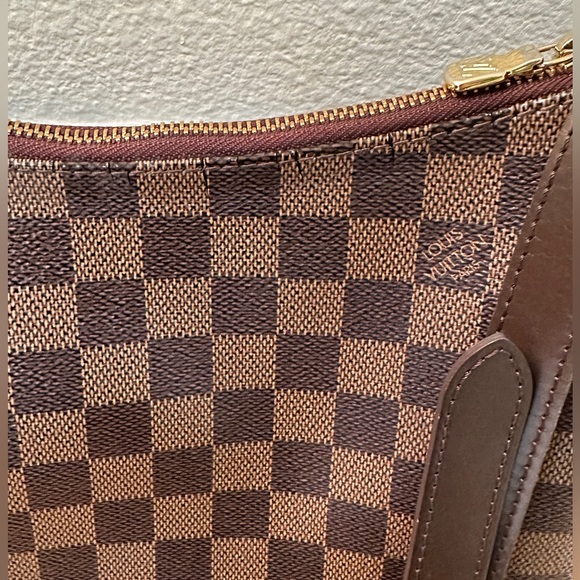 Louis Vuitton Damier Ebene shoulder/crossbody bag.  Authentic.  Used. - Picture 12 of 16